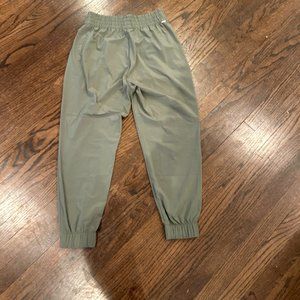 Vouri - Villa Performance Jogger Pant - Army Green - Size SMALL